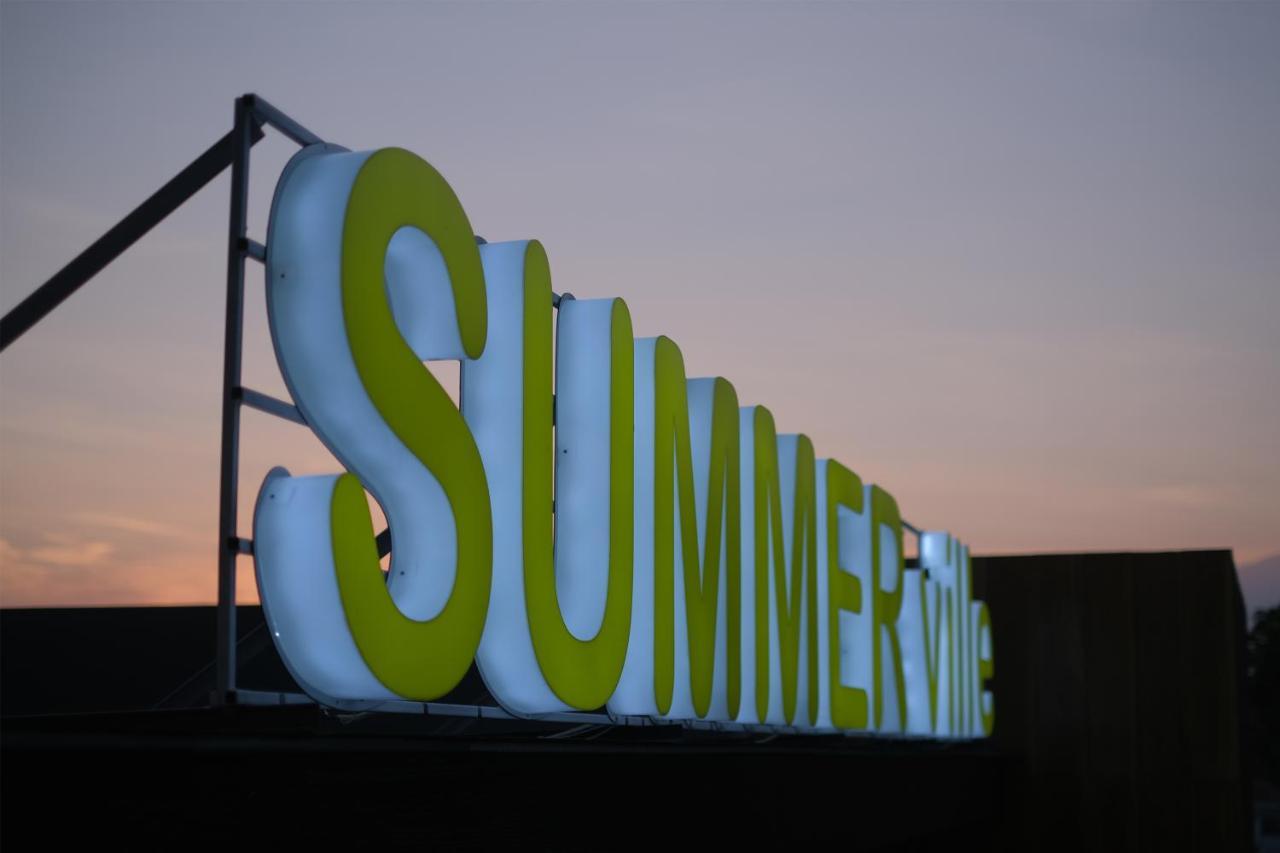 Hotel Summerville Маяленгка Экстерьер фото